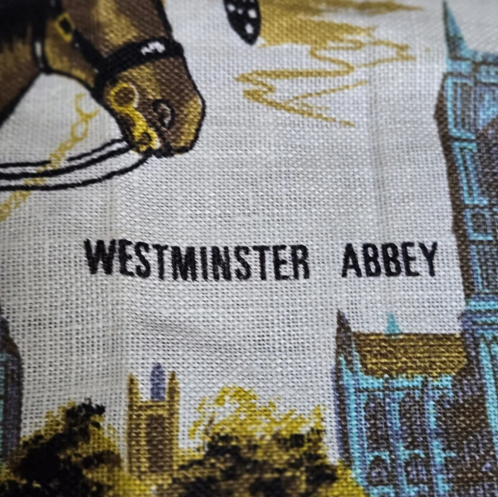 Vintage London England UK Tea Towel Souvenir Wall Hanging Made of Irish Linen
